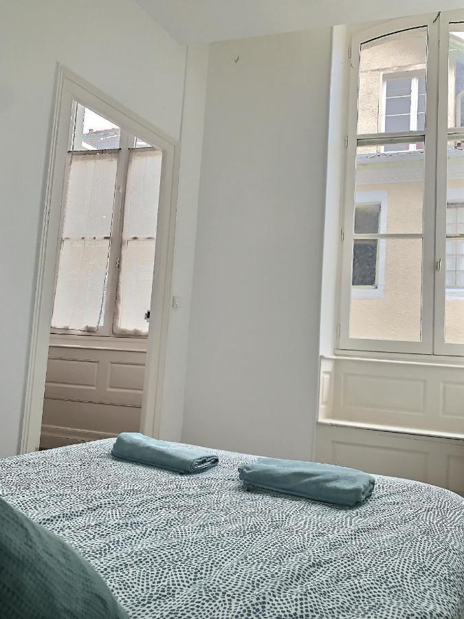 Wonderhost, Superbes Volumes Et Charme De L'Ancien Lejlighed Pau Eksteriør billede
